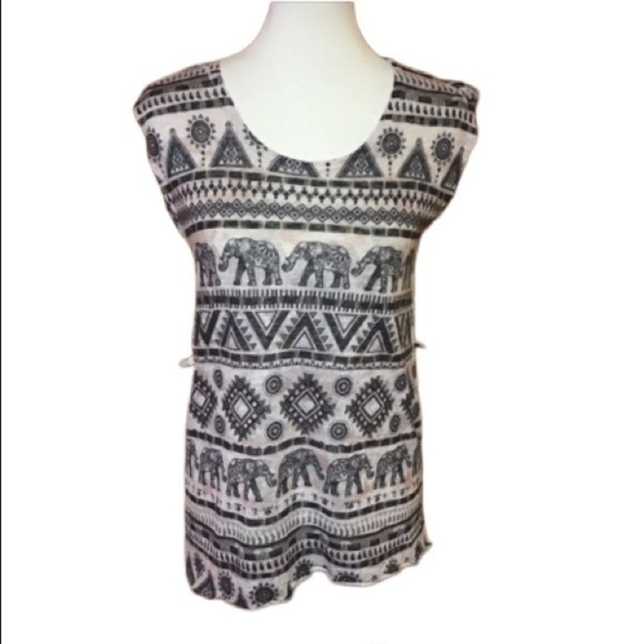 3 for 20 $ bundle Rue 21 elephants tribal print sleeveless tunic - Picture 1 of 8